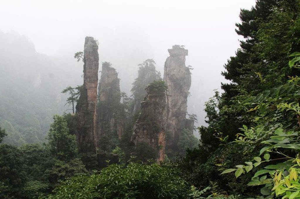 湖南张家界旅游 - 石船出海