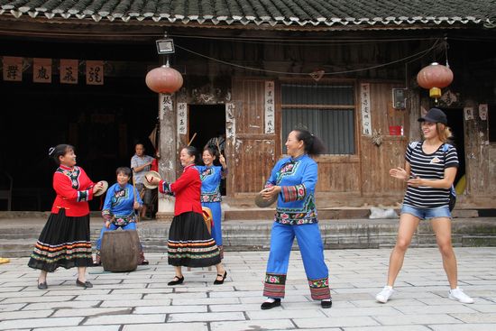 张家界旅游门票 - 湖南卫视国际频道《世界看湖南》青睐张家界永定民俗风情