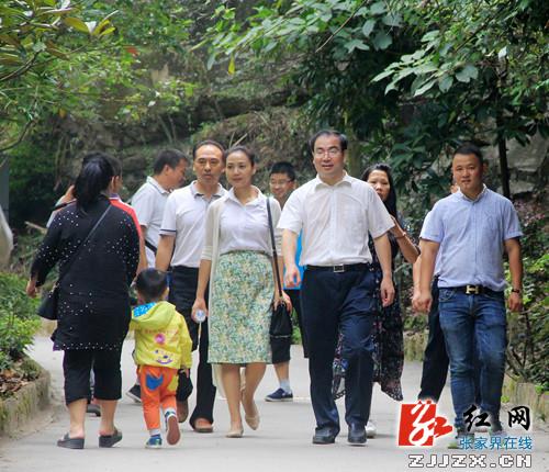 张家界门票 - 【黄金周时刻】刘革安到张家界老道湾度假景区检查旅游接待情况