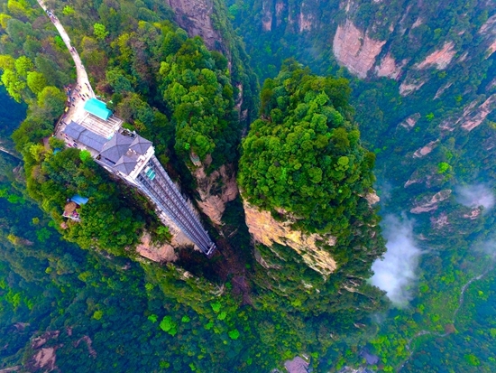 湖南张家界旅游景点 - 首届航拍武陵源摄影大赛评选揭晓 22幅作品获奖