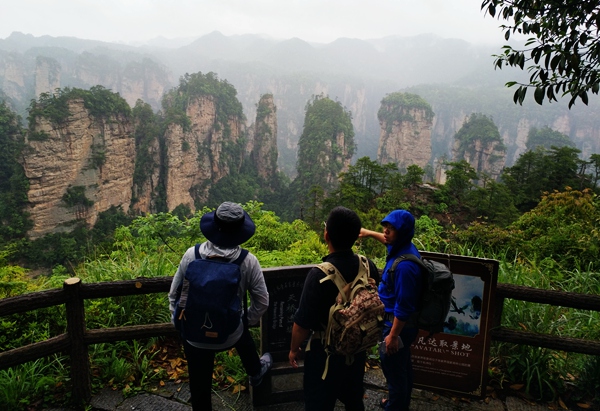 张家界旅游攻略自由行三天 - 国家重点外宣项目《本色中国》踩线张家界 6月将开拍武陵源