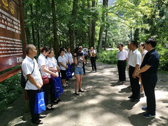 张家界旅游门票 - 陈红日深入张家界国家森林公园开展“送清凉”活动