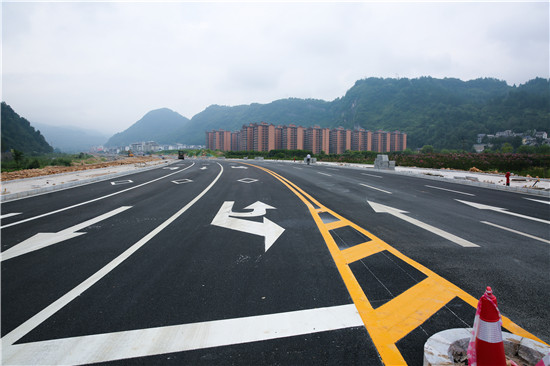 武陵源区天马路顺利通车