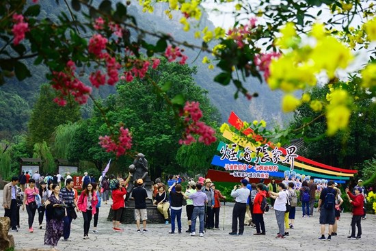 金秋时节，错峰出行掀起节前旅游小高潮