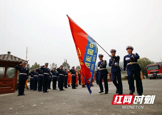 张家界旅游攻略自由行三天 - 张家界市武陵源区消防救援大队挂牌“火焰蓝”护航旅游