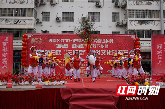 张家界旅游路线 - 芙蓉桥白族乡：载歌载舞欢庆“三月街”民俗文化旅游节