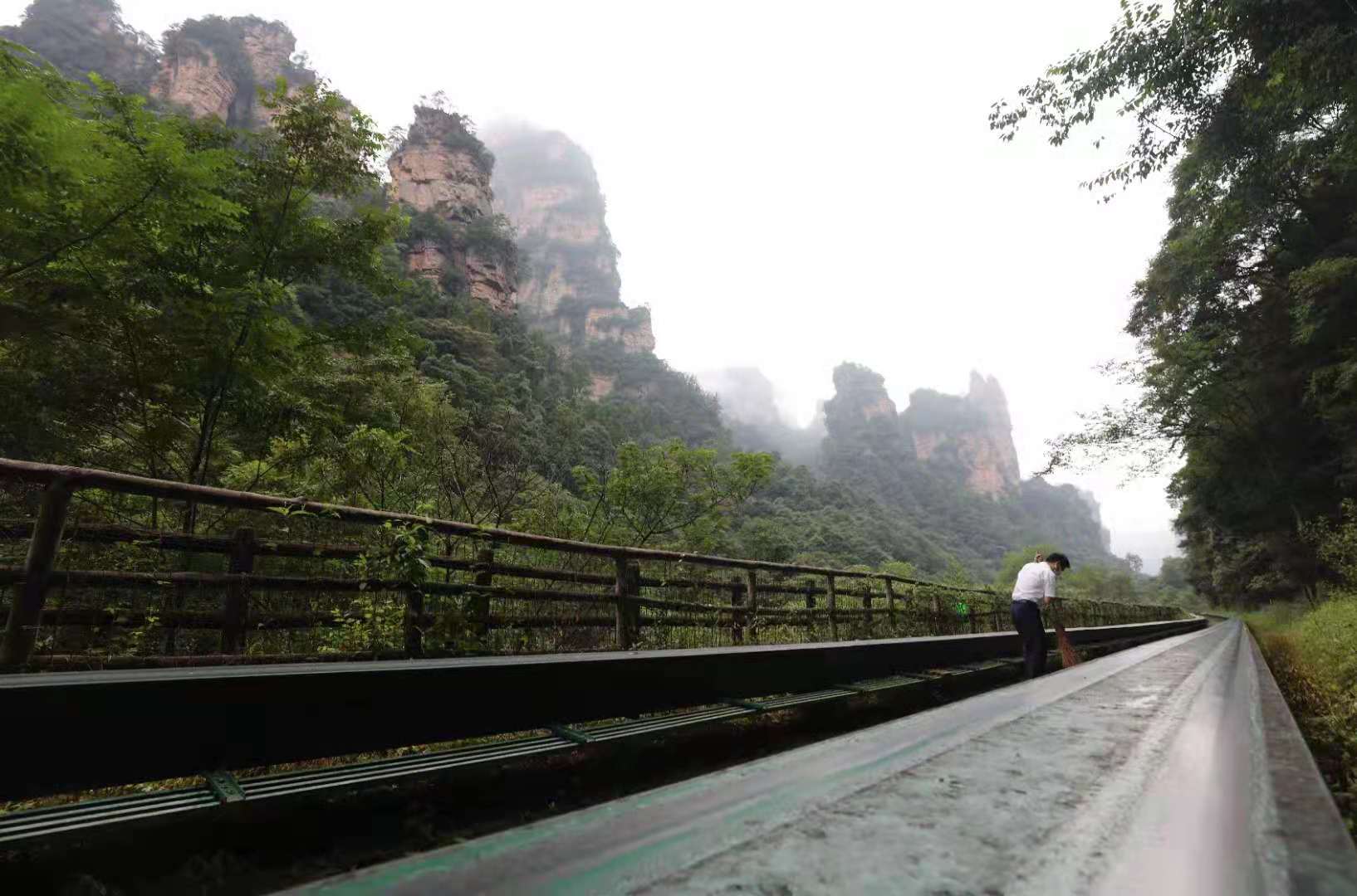 湖南张家界旅游 - 现场直击：探访因疫情关闭的张家界武陵源景区