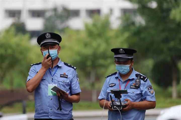 张家界旅游旺季 - 无人机助力张家界武陵源疫情防控