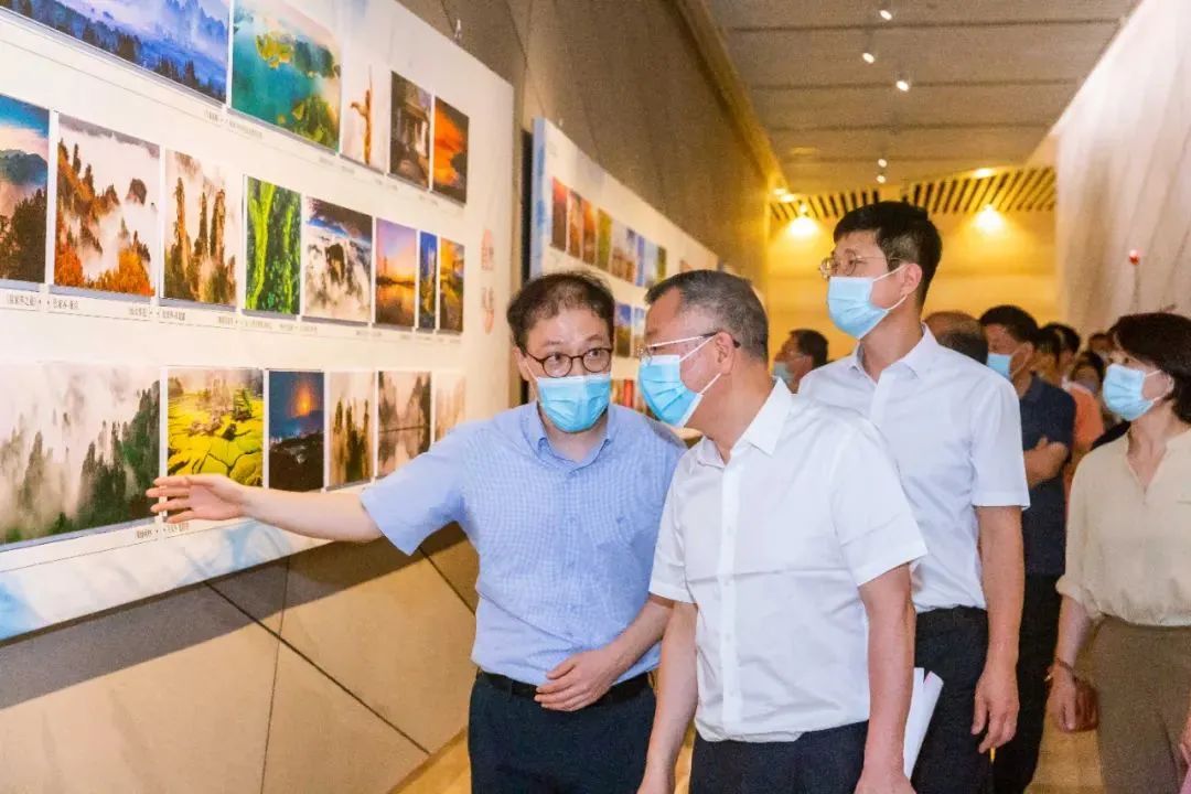 张家界旅游攻略 - 张家界风光亮相湘韩图片展