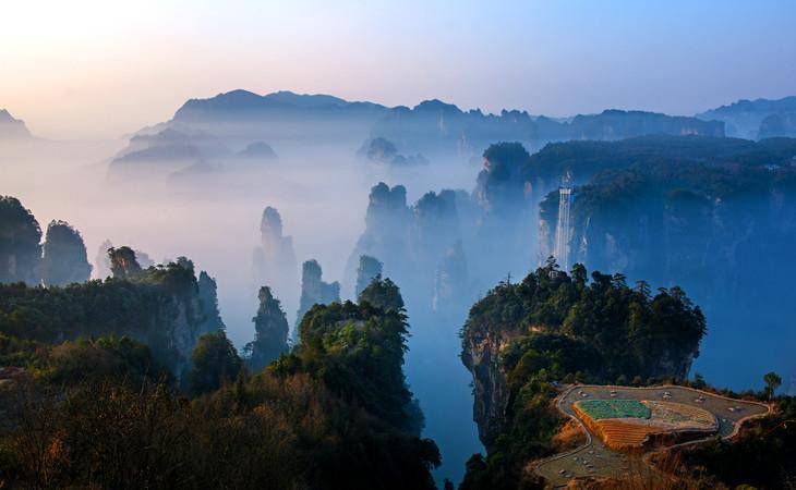 张家界旅游线路 - 张家界有哪些值得玩的？玩几天合适？张家界景点线路推荐攻略！