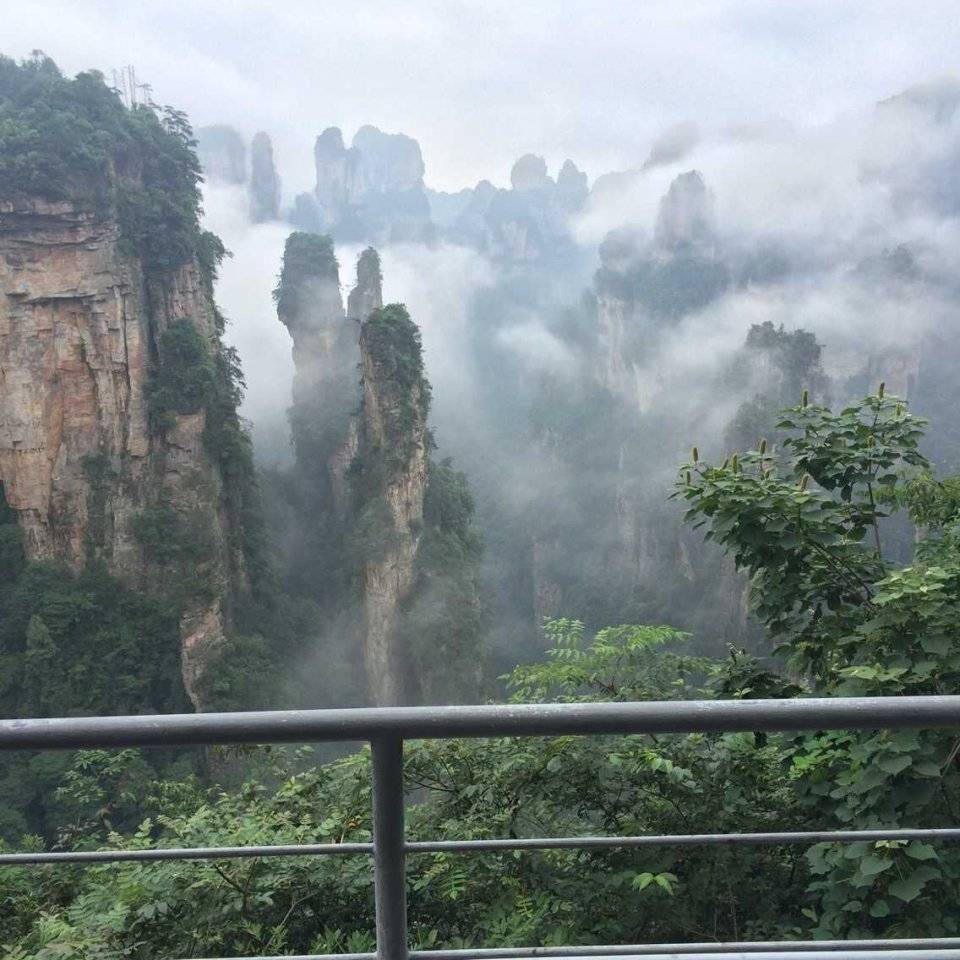 张家界旅游怎么玩，玩那些景点？张家界最佳旅游路线推荐！